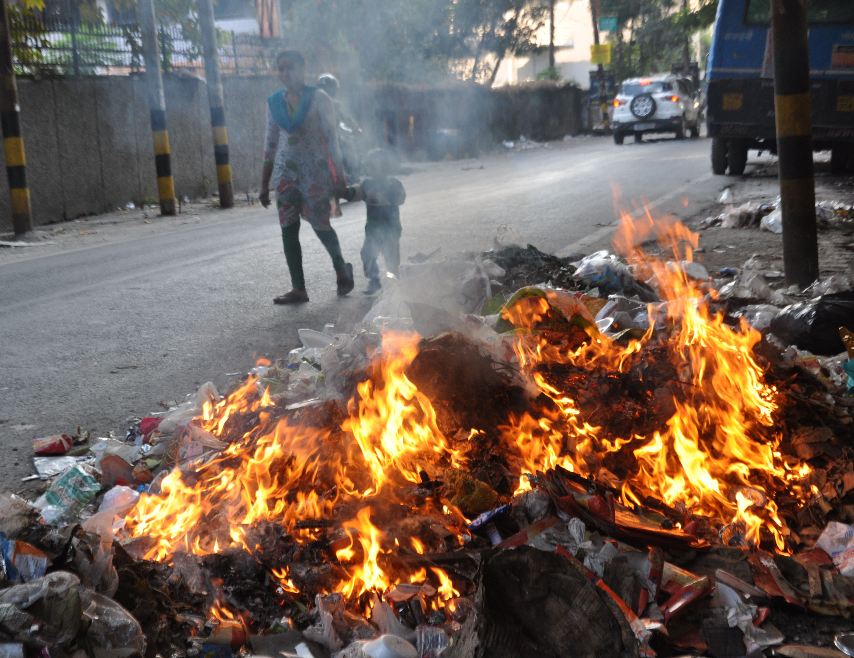 dehradun cantt road garbage burning down